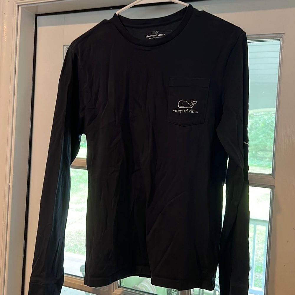 Boy’s large vineyard vines navy long sleeve tshirt